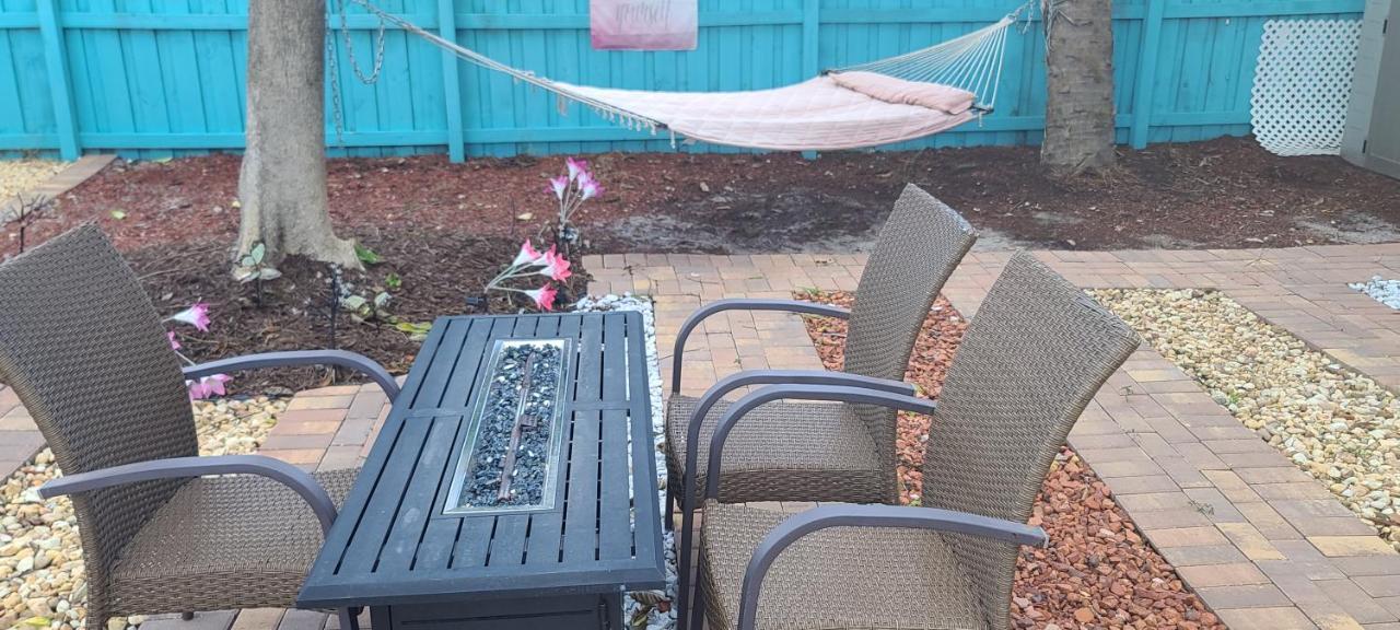 Lake Worth Beach Paradise Cove Cottage 2-1Bedroom Exterior photo